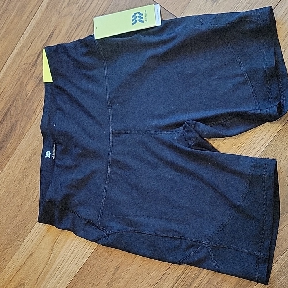 NWT All In Motion High-Rise 7" Inseam Black Bike Shorts - Size M